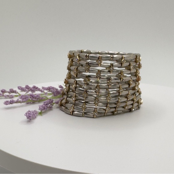 Statement Vintage Bracelet gold /silver accented with faux diamonds. A must have - Picture 5 of 5